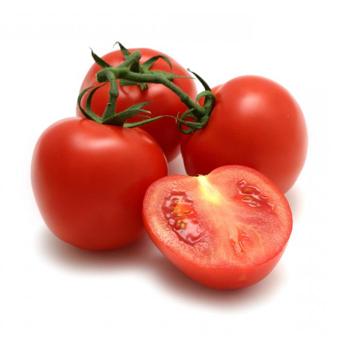 salata domates ve fesleğen ile