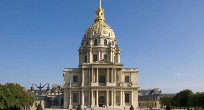エッフェル塔とロダン美術館パリ写真