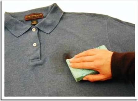 how to bring an oil stain from clothing