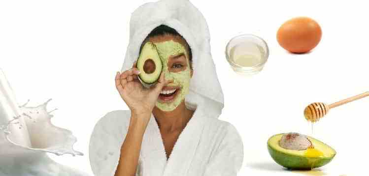 Maske aus Avocado für das Gesicht gegen Falten