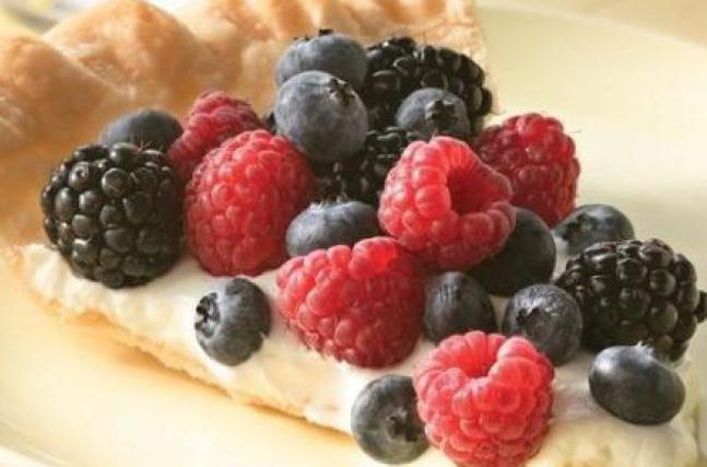 pie with fresh berries