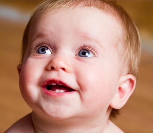 signs of first teeth