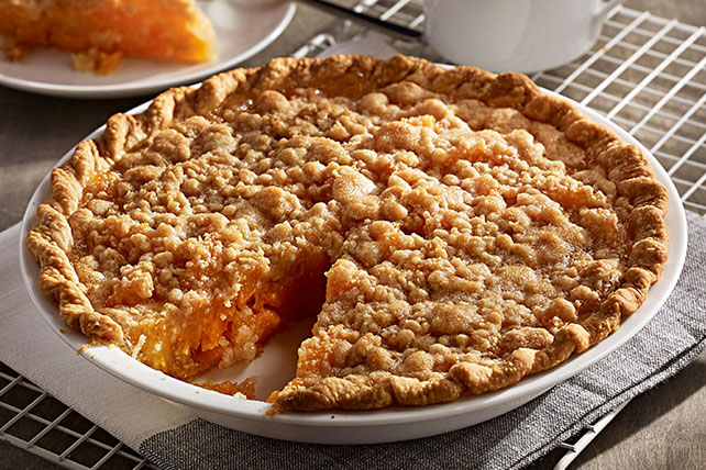 Apricot pie with walnuts