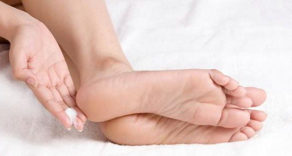 remove cracked heels at home