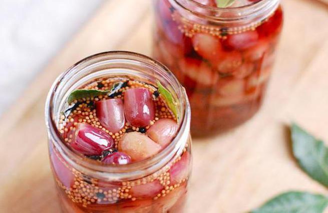 pickled grapes for the winter