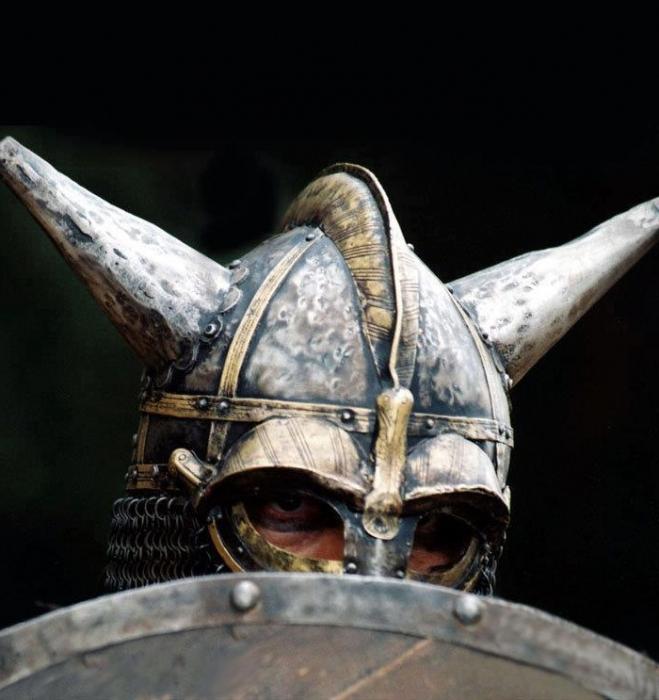 why the Viking horned helmet