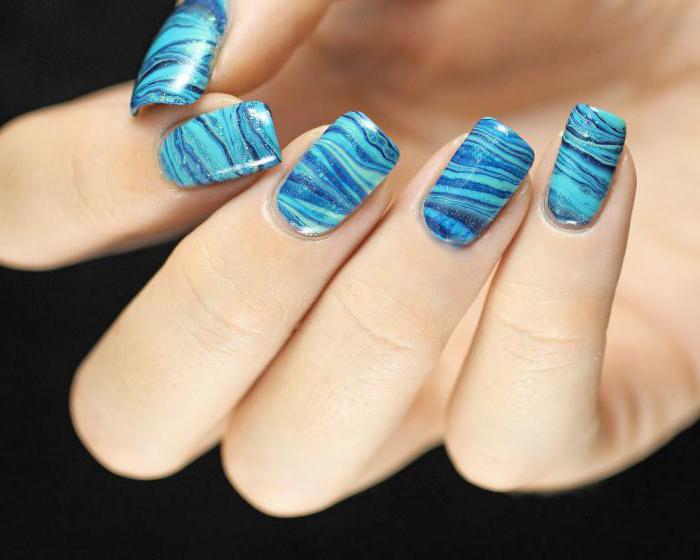 manicure in blue colors