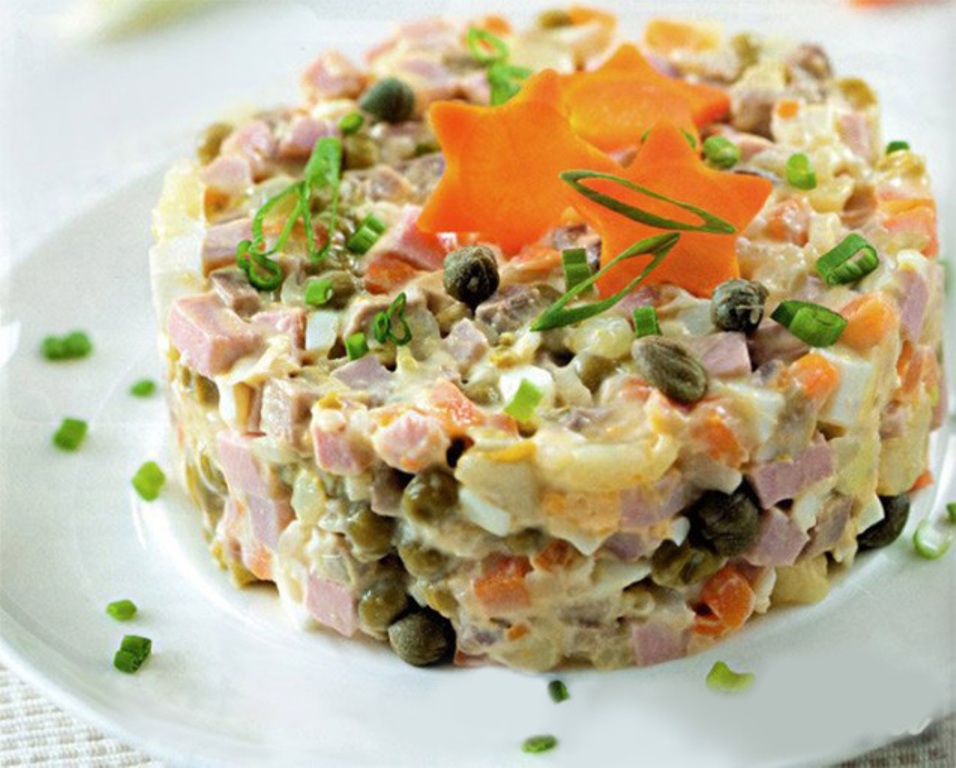 Winter salad with pork and pineapple