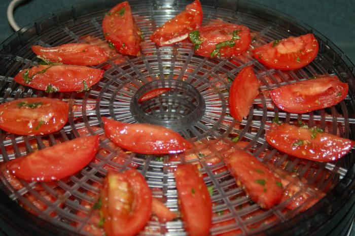 getrocknete Tomaten in электросушилке