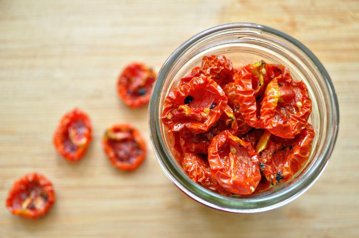 how to store dried tomatoes