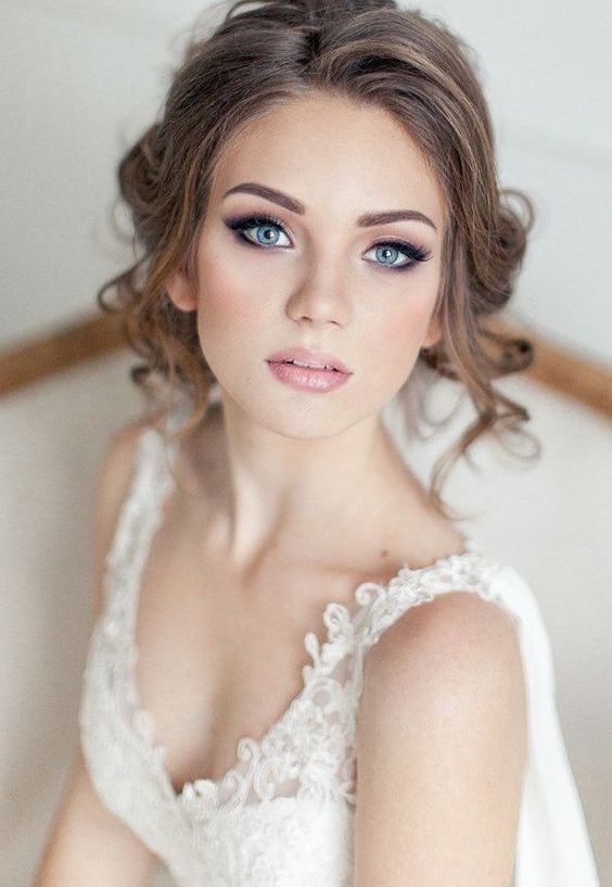maquiagem para noiva com olhos azuis