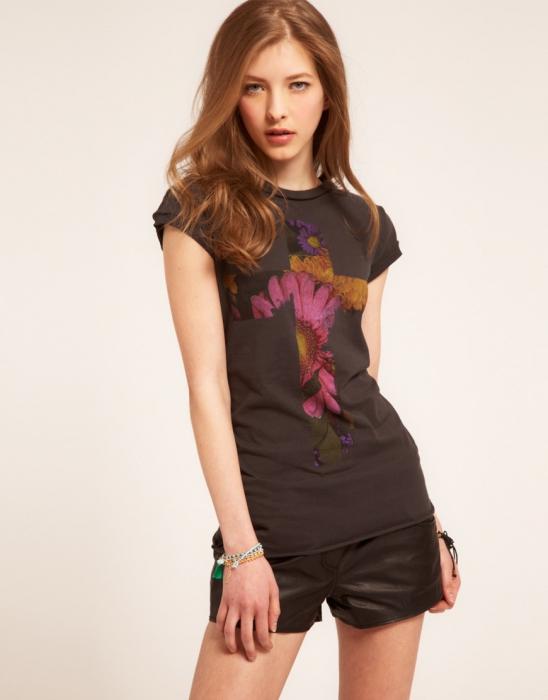 t-shirt with floral cross