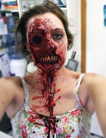 Zombie-make-up zu Hause