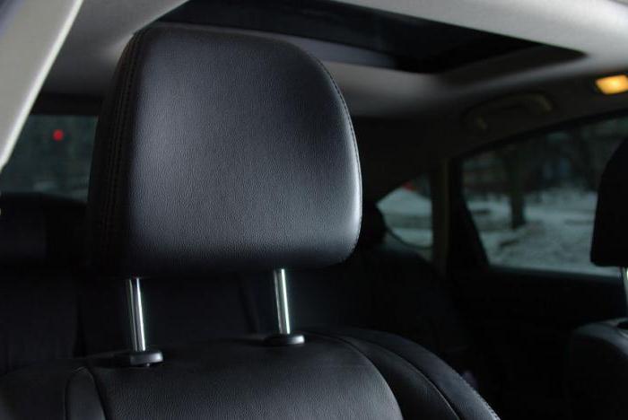 headrest in car