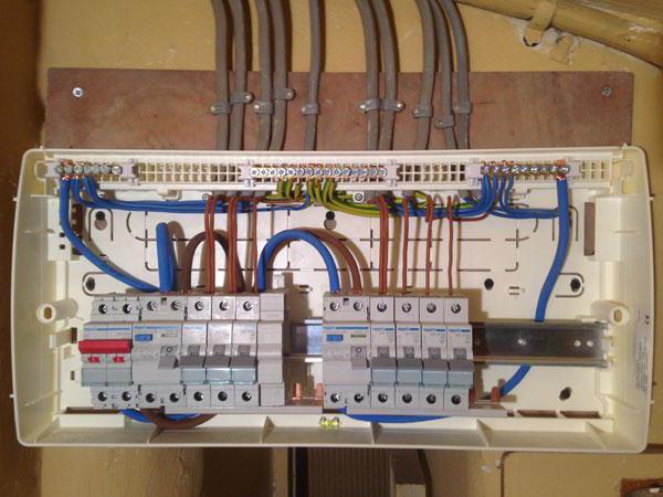 installation electricians in a private home