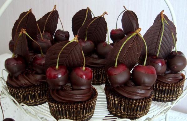 chocolate cream cupcakes