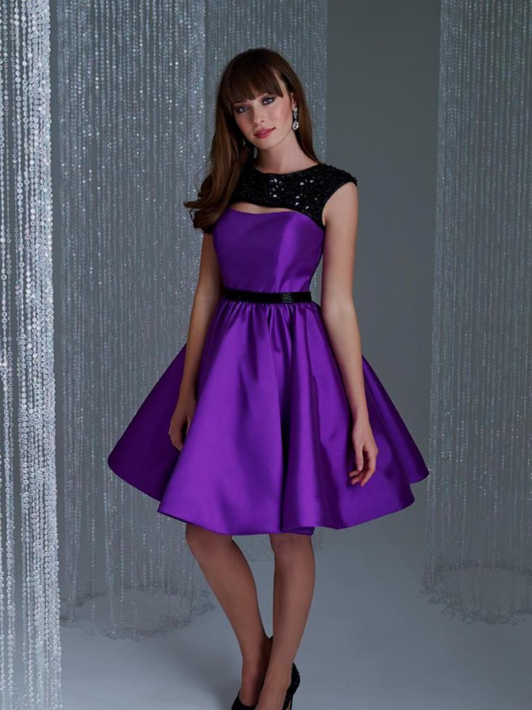 Sukienka w kolorze fioletu