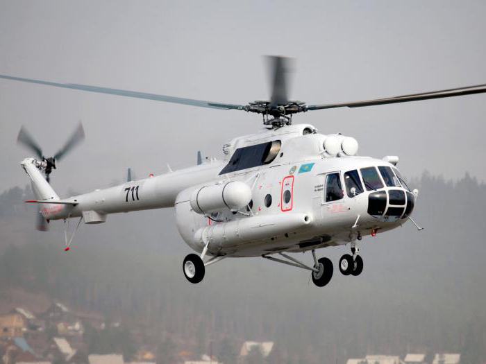 un Helicóptero del ministerio de emergencias en moscú