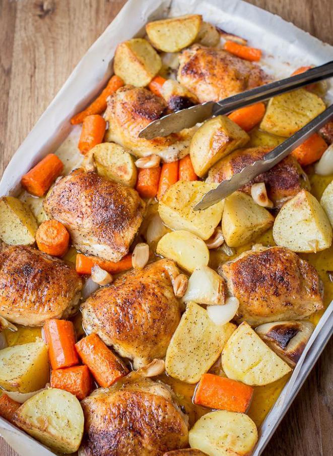 pollo con verduras en el horno