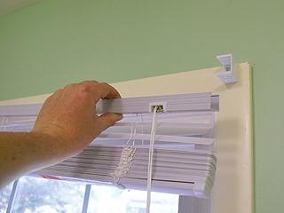 how to hang blinds on plastic window