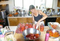 Preparamos los tomates en el zumo de manzana zumo de