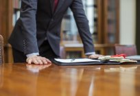 La instruccin de cargo del abogado: características, funciones y los requisitos