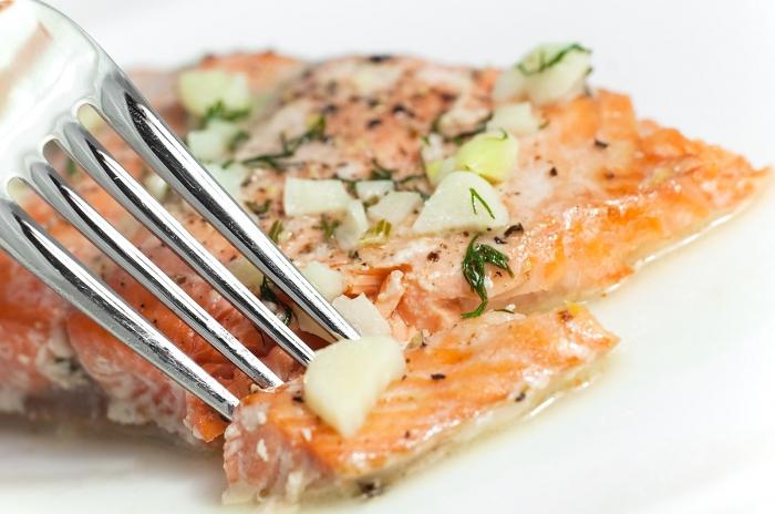 at what temperature to bake salmon