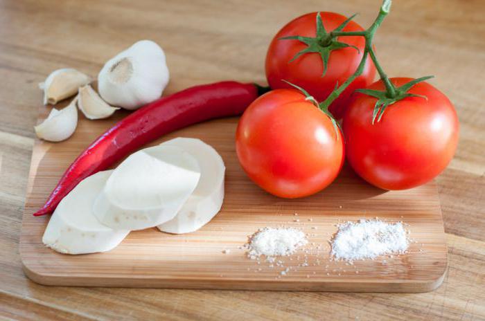 la receta de crudo аджики de tomate y ajo