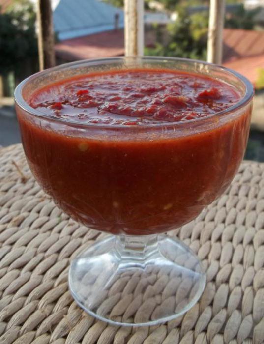 аджика з часником, помідорами рецепт без варіння