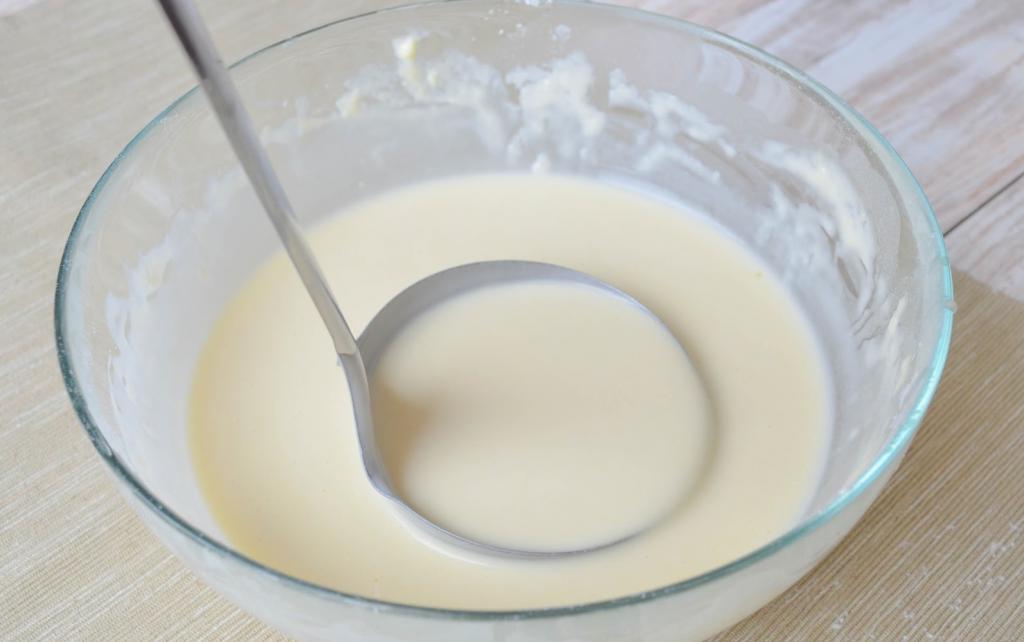 Kochen Pfannkuchen auf Joghurt