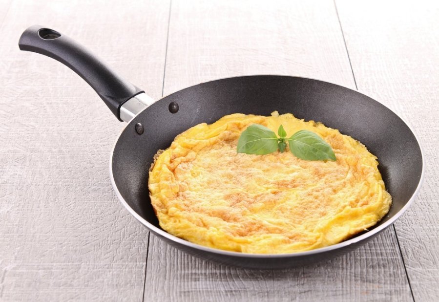 jak przygotować omlet na patelni