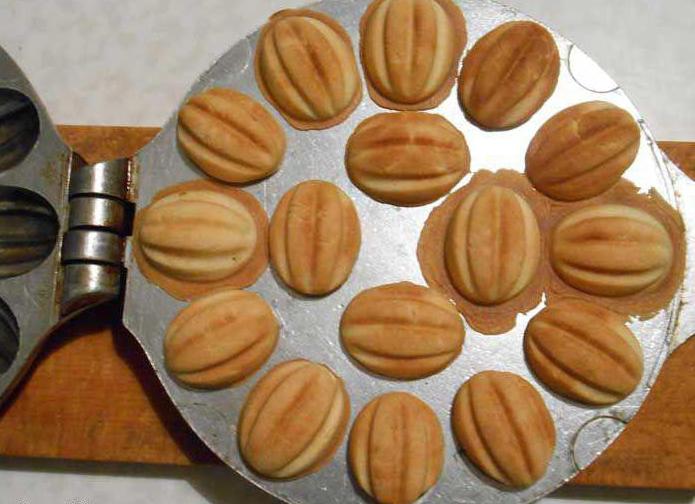 печиво горішки у формі на газу