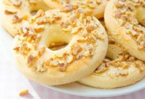 Sand ring with nuts. Recipe baking to tea