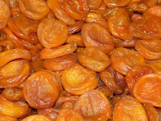 корисні властивості абрикоса для людини і протипоказання