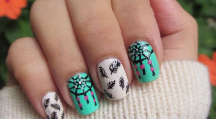 manicure with drawing Dreamcatcher