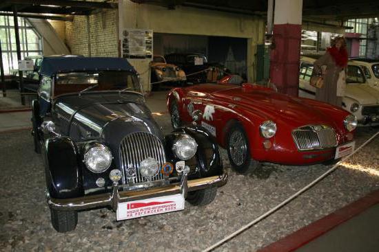 संग्रहालय के विंटेज कारों Frunzenskaya