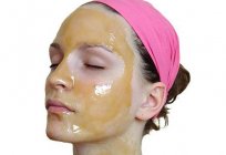 El aceite de oliva para el rostro de arrugas: los clientes. El aceite de oliva contra las arrugas alrededor de los ojos