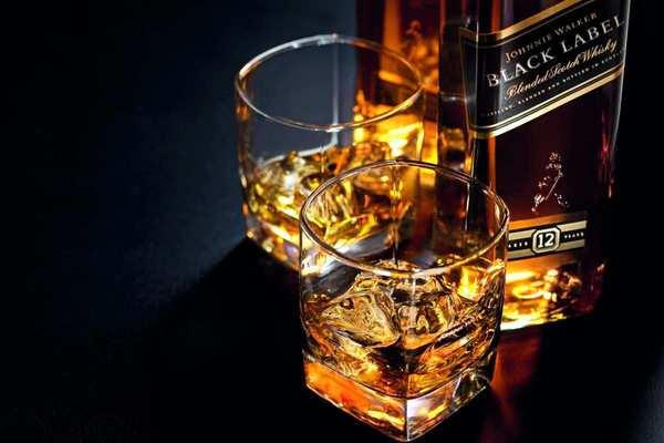 whisky niebieski johnnie walker black label