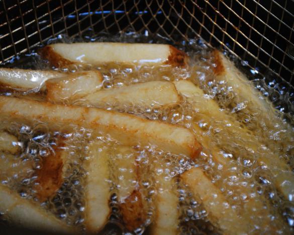 batatas fritas em мультиварке redmond