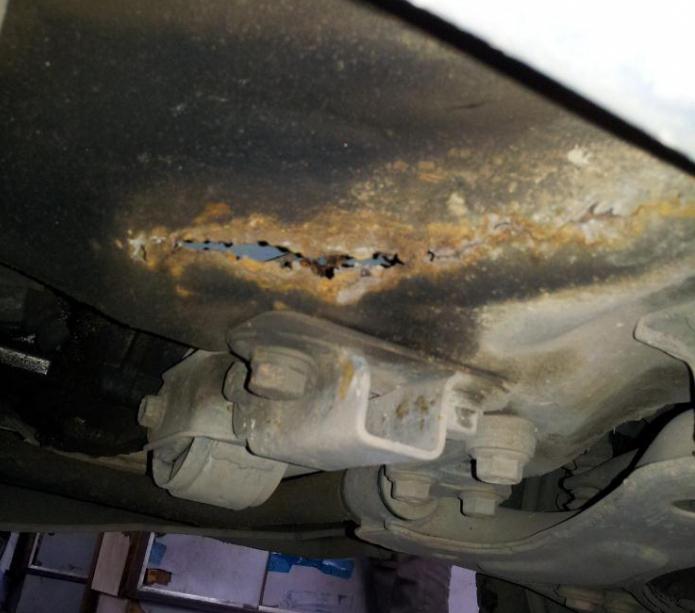 tratamento anti-corrosão da parte inferior do carro