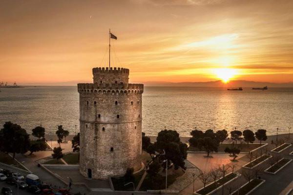 der weiße Turm das Wahrzeichen der Stadt Thessaloniki wurde