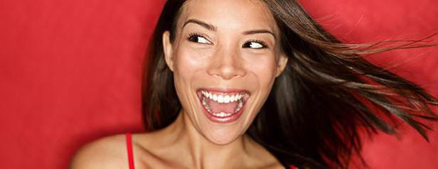 die Behandlung von Zahnfleisch-lächeln