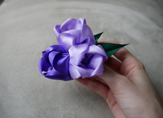 make a bouquet of satin ribbons