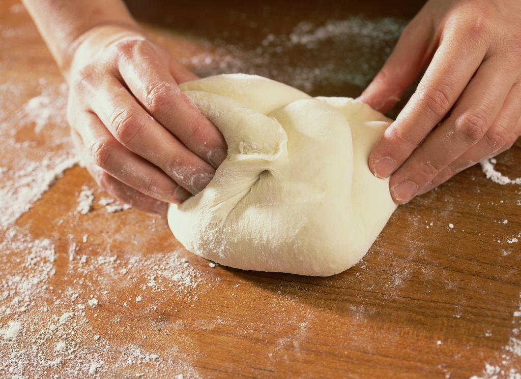 Приготувати тісто для пельменів в домашніх умовах