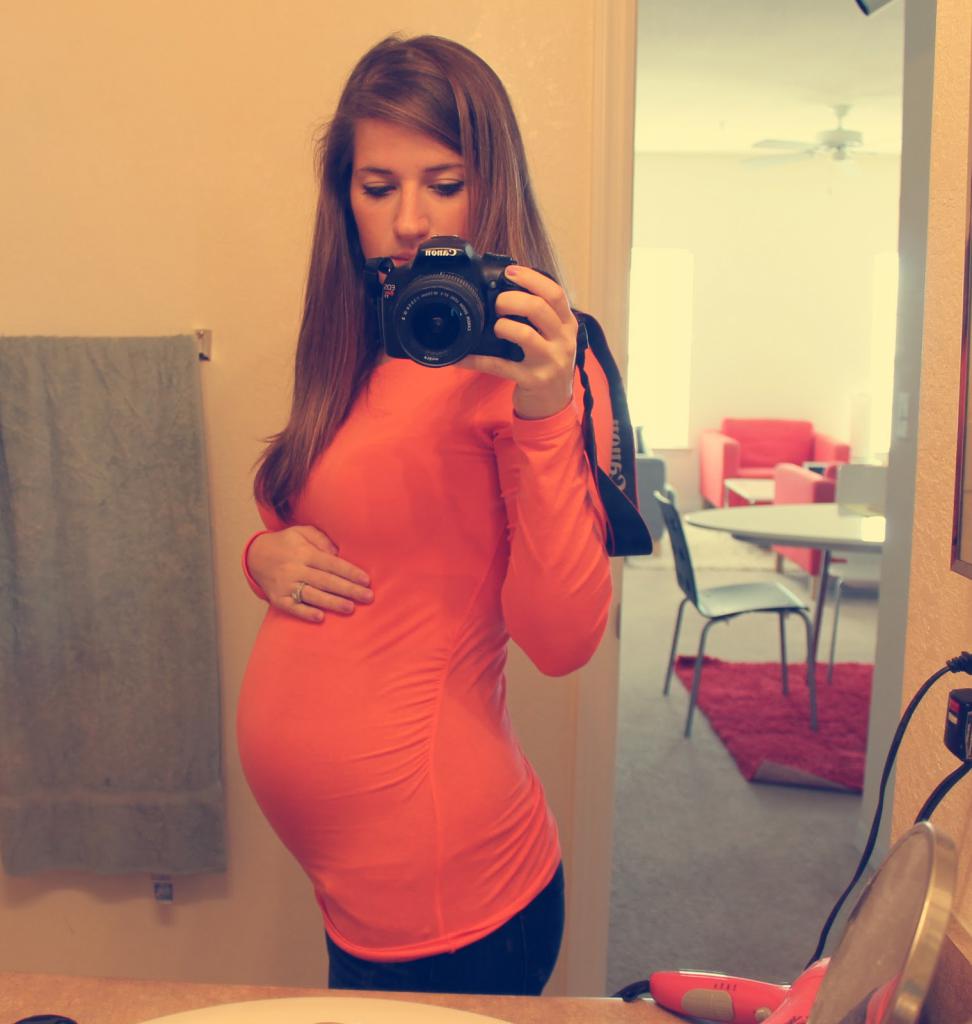 Bauch bei 29 Wochen der Schwangerschaft