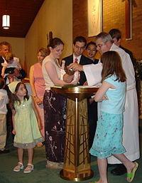¿se puede bautizar a un niño de la cruz