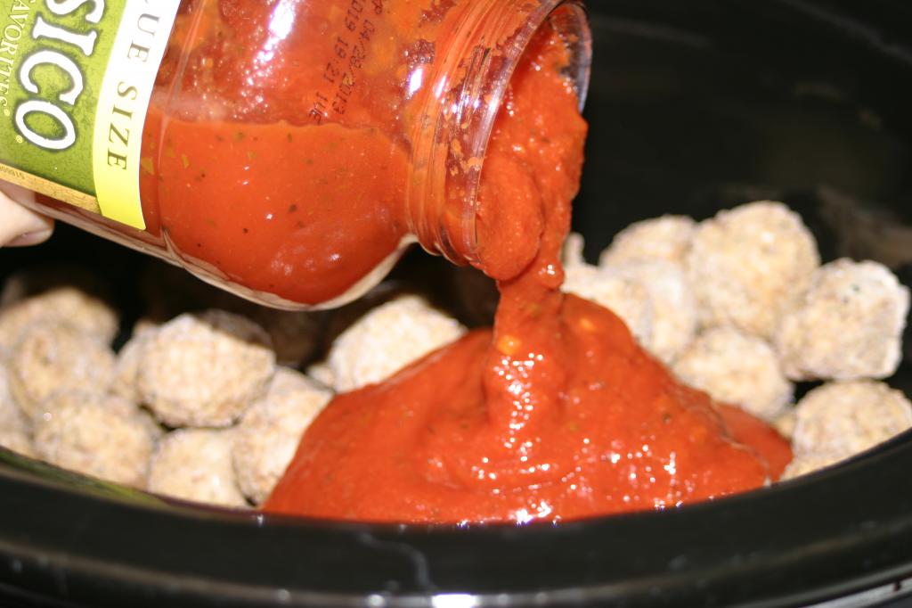 recipe of meatballs with rice and gravy