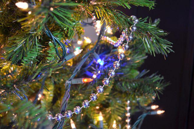 decoración de árboles de navidad collares