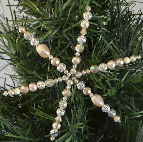 glass beads on the Christmas tree