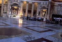البانثيون في روما هي واحدة من مناطق الجذب الأكثر زيارة في أوروبا